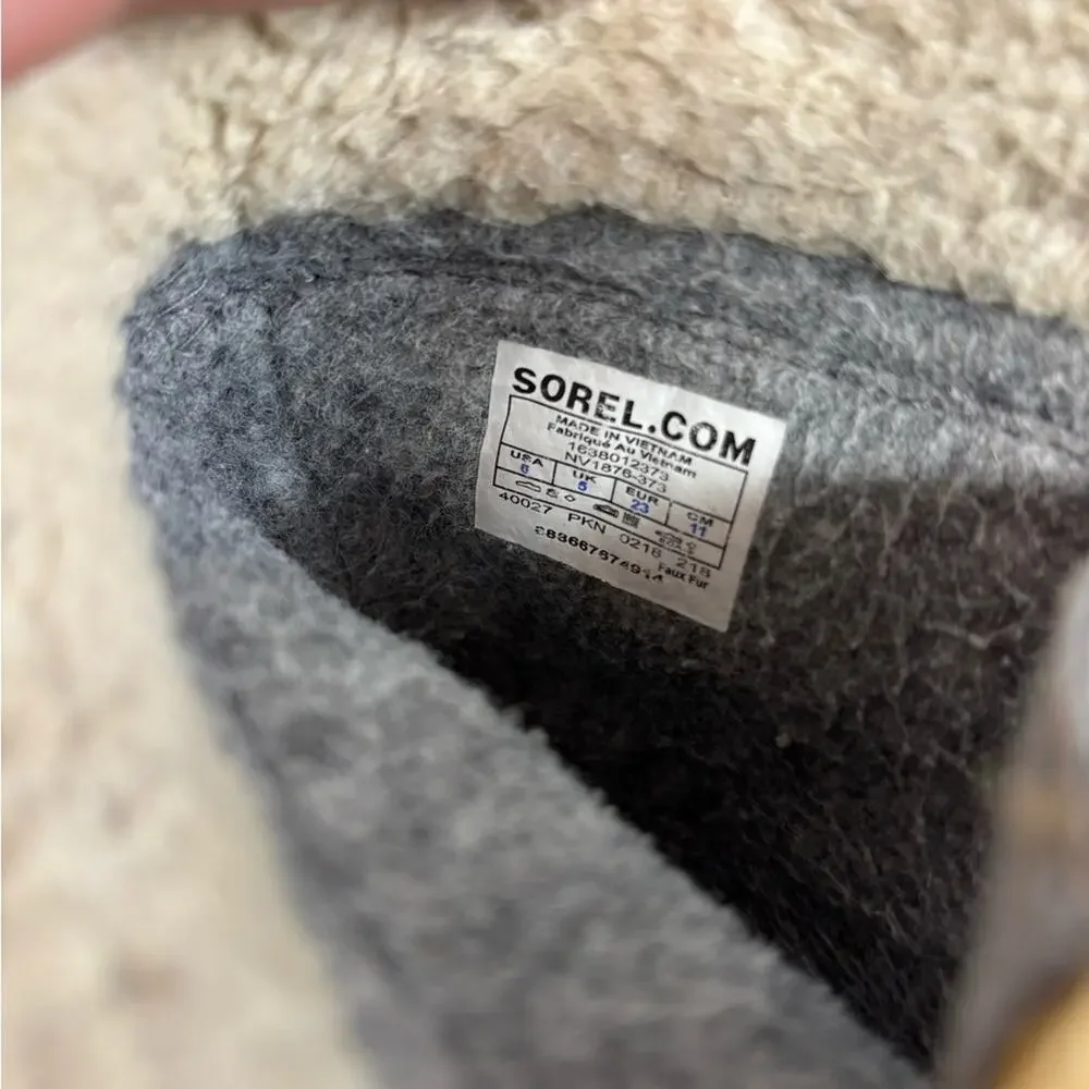 Sorel 1964 Pac Strap Snow boots in the 'Curry' color Child Size 6